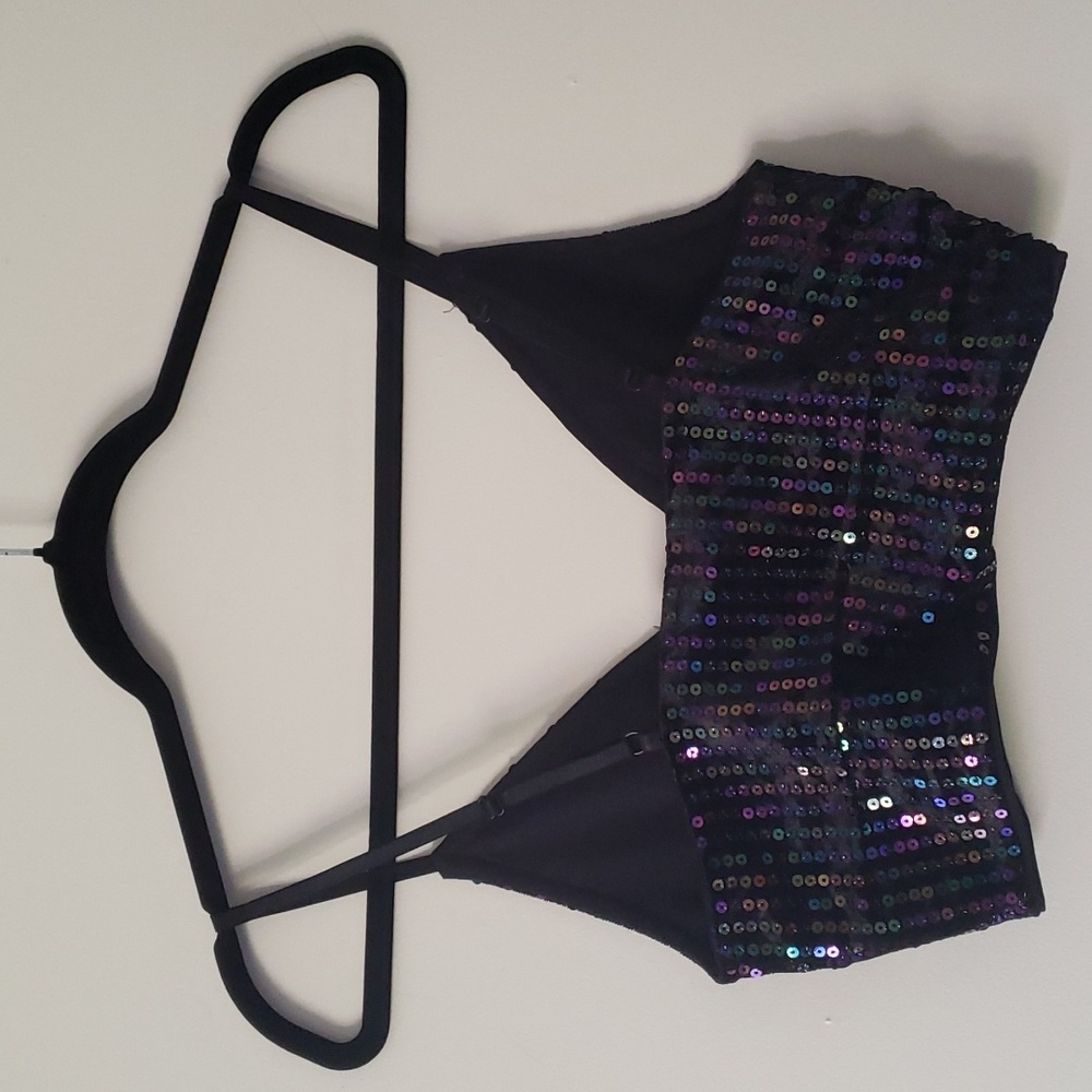 Sequence Crop Top - Picture 2 of 3